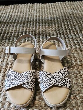 Bamboo Leopard Print Crossover Espadrille Sandals - Size 9
